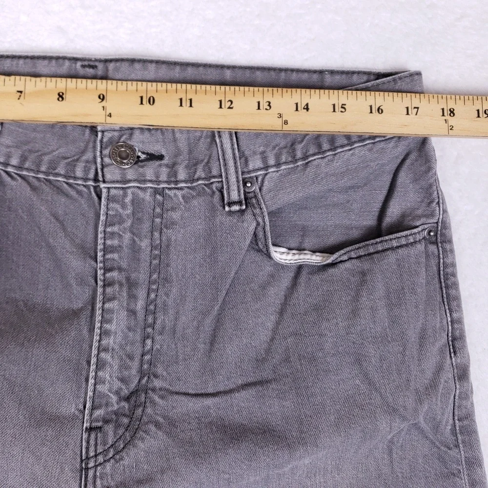 Levis see measurements